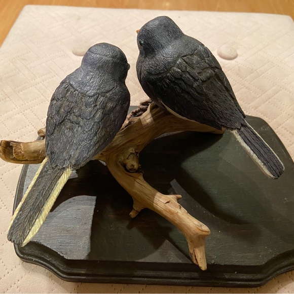 Hand made - Bird carving - dark eyed junkos - handcrafted - Picture 12 of 13